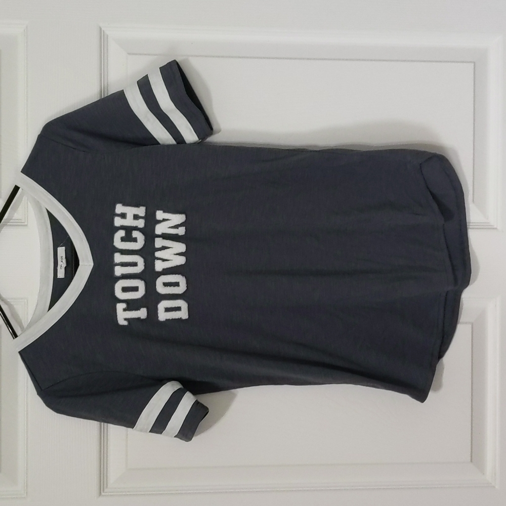 Touch down tee